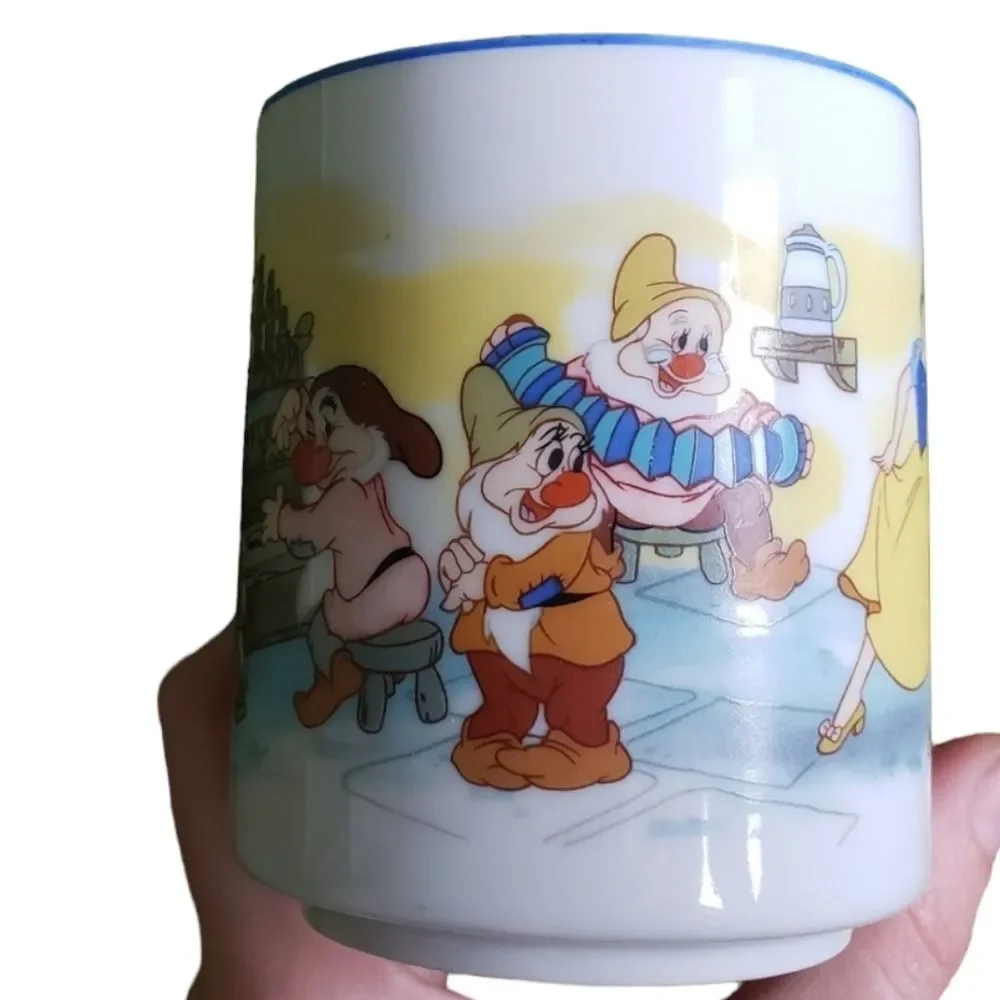 WALT•DISNEY SNOW WHITE MUG (VINTAGE)